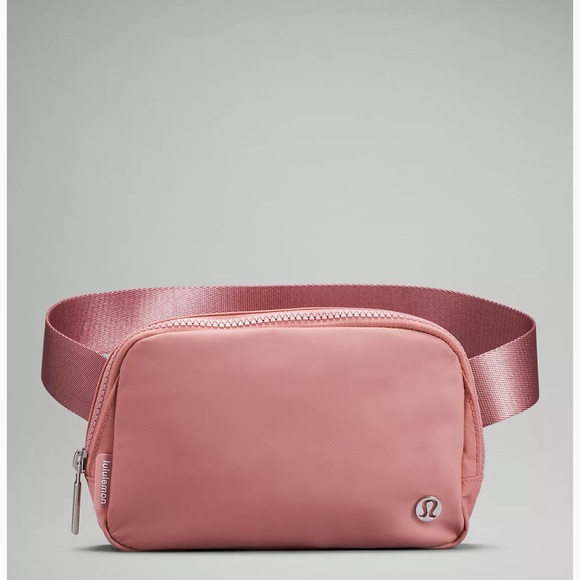 lululemon athletica Handbags - Lululemon Everywhere Belt Bag